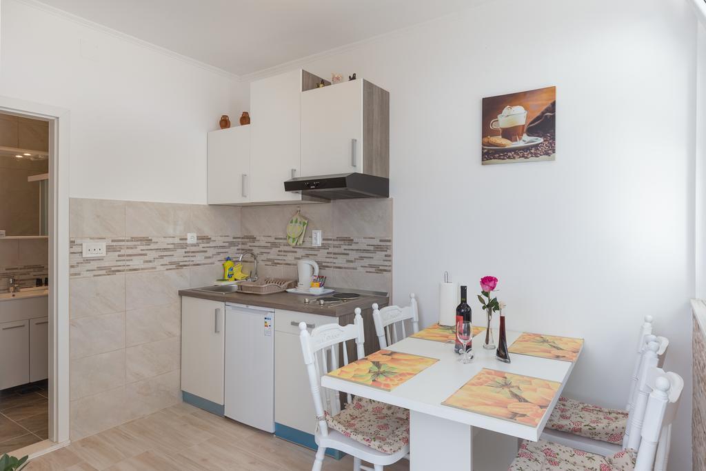 Apartments Olive มลินี ภายนอก รูปภาพ