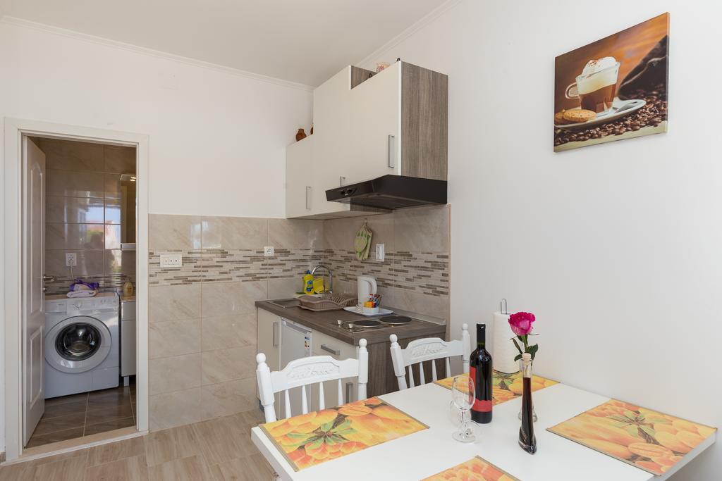 Apartments Olive มลินี ภายนอก รูปภาพ