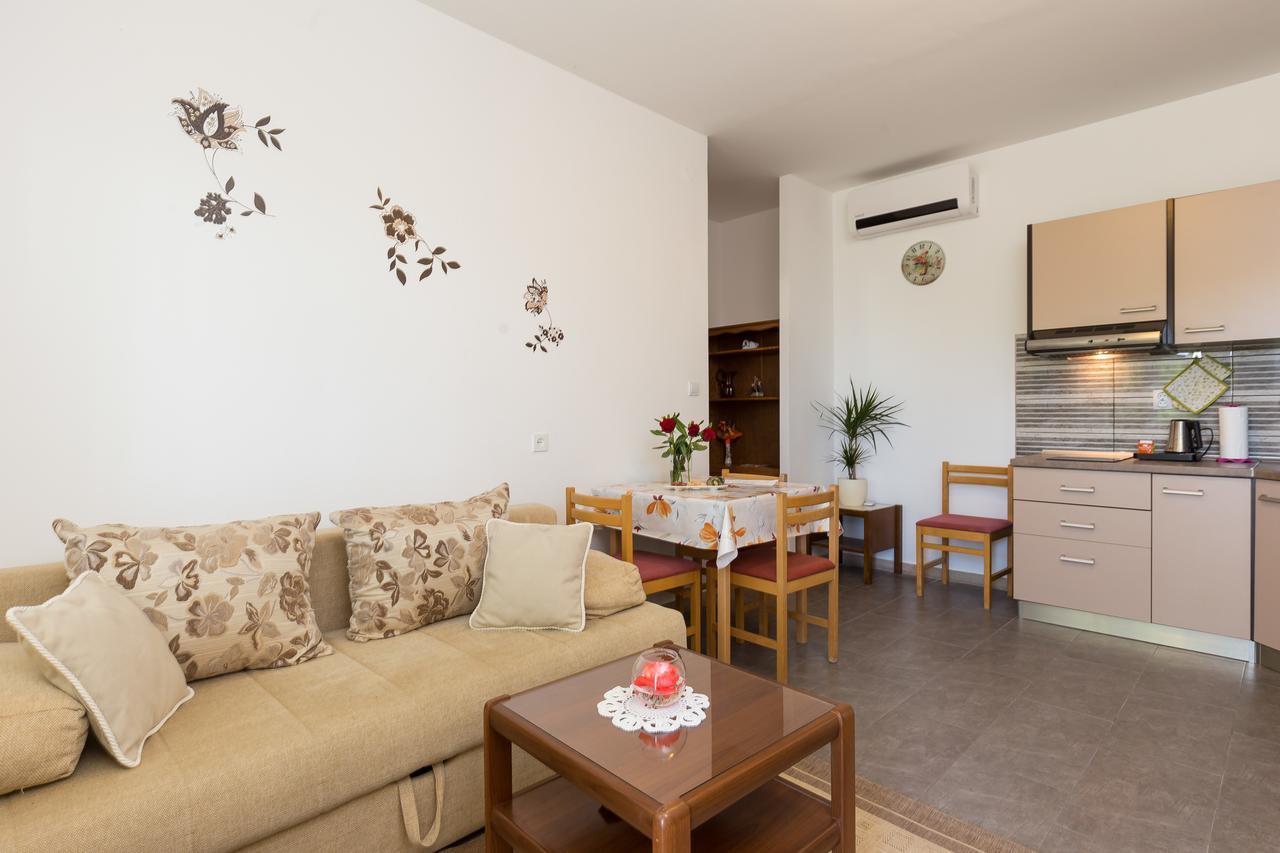 Apartments Olive มลินี ภายนอก รูปภาพ
